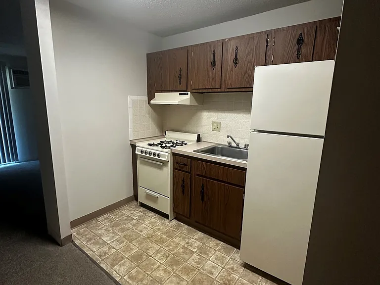 Canterbury Apartment Homes — Photo 16