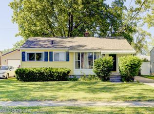 32032 Parkwood St, Westland, MI 48186