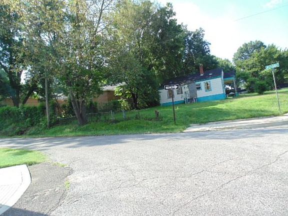 3rd image of 1614 Shadowlawn Blvd