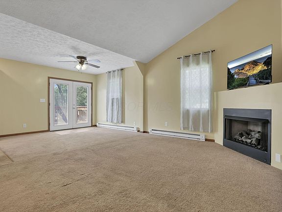 5th image of 1176 Apple Valley Dr