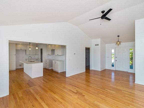 5th image of 2208 Holliwell Valley Ct