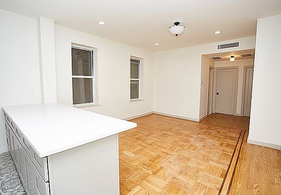 5th image of 29-12 Newtown Ave #A2