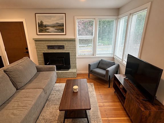 4th image of 10033 14th Ave S #1