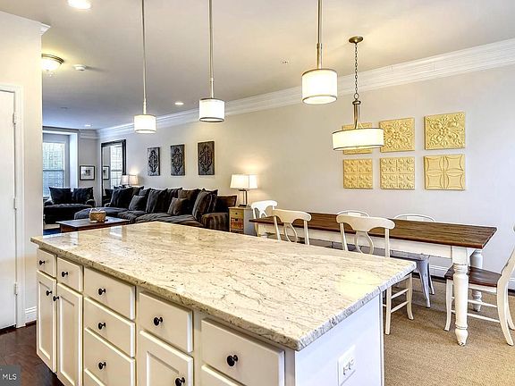 3rd image of 120 Vanguard Ln