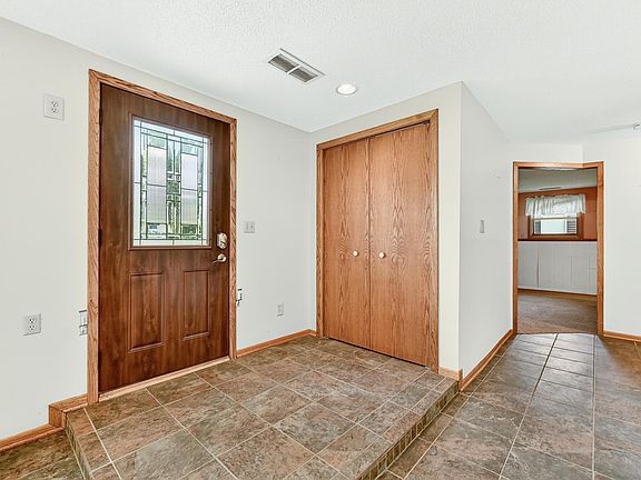 5th image of 105 6th Ave NW