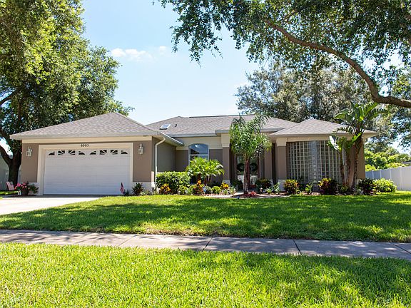 2nd image of 6005 Sawgrass Point Dr