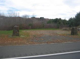 463 Sunderland Rd, Amherst, MA 01002