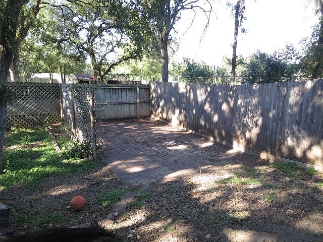 2nd image of 1211 E Avenue M