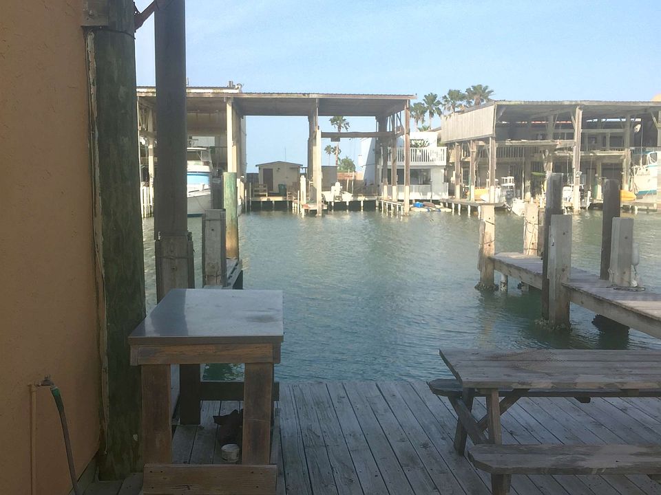 1st image of 25 Windward Dr