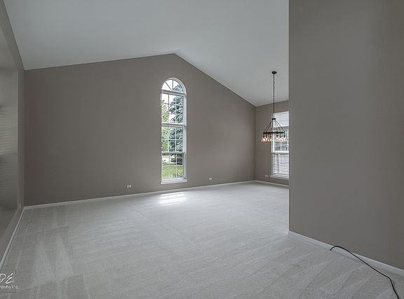 4th image of 2743 E Barrington Dr