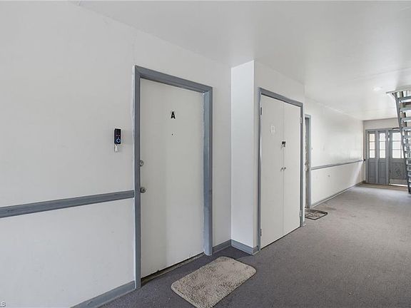 3rd image of 2829 N Ohenry Blvd APT A