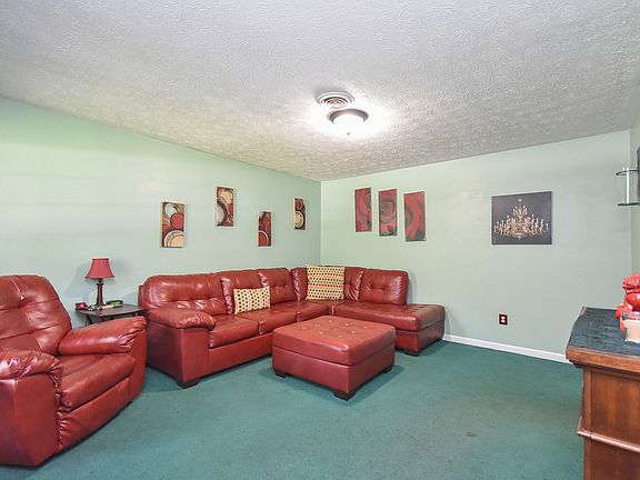 3rd image of 309 Idlewild Ave