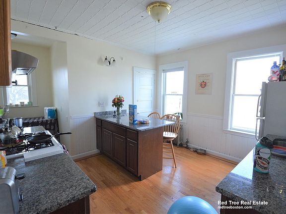 4th image of 47 Easton St #3