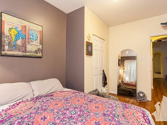 5th image of 1524 N Artesian Ave #1T