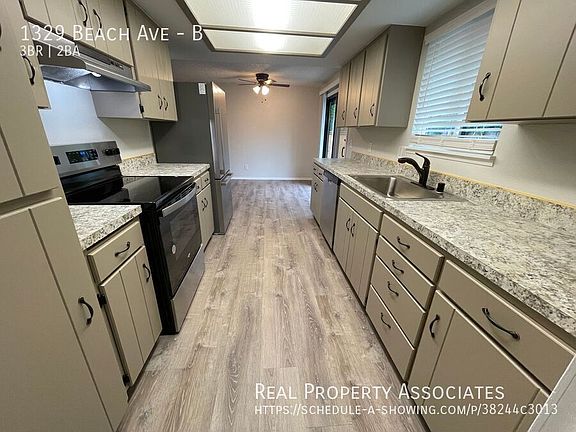 2nd image of 1329 Beach Ave Unit B