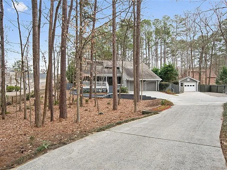 4200 Gunnin Rd — Photo 2
