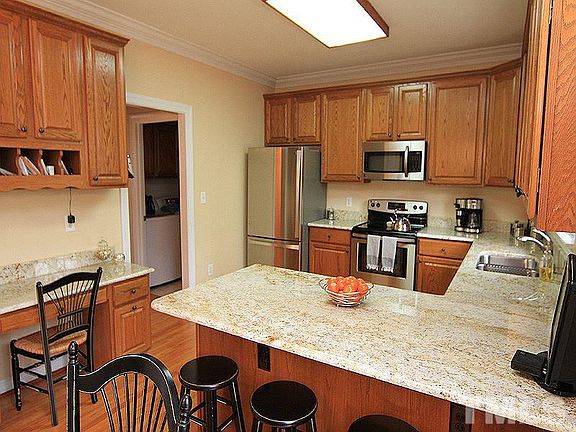 5th image of 213 Highlands Lake Dr