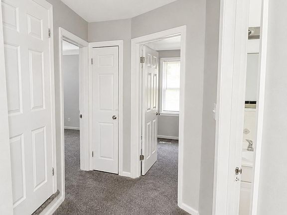 3rd image of 13590 Rutherford St