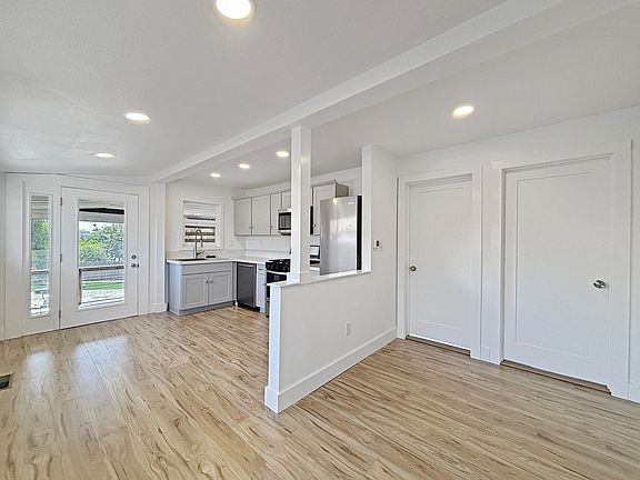 3rd image of 3696 Bellingham Ave Front 3696A