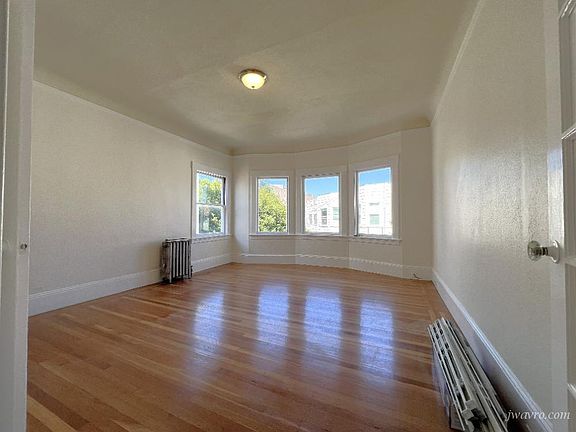 2nd image of 1830 Beach St APT 5