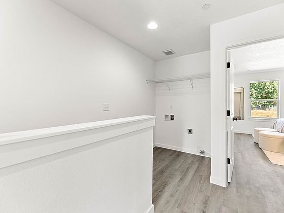 4th image of 2914 NE 137th Way