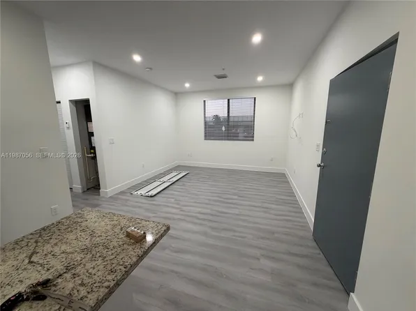 859 E 24th St #404, Hialeah, FL 33013