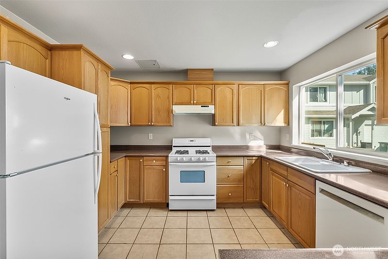 3rd image of 4244 Archer Drive