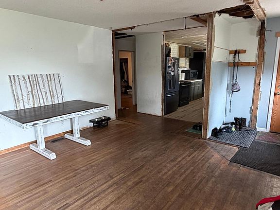 4th image of 805 Elm Ave S