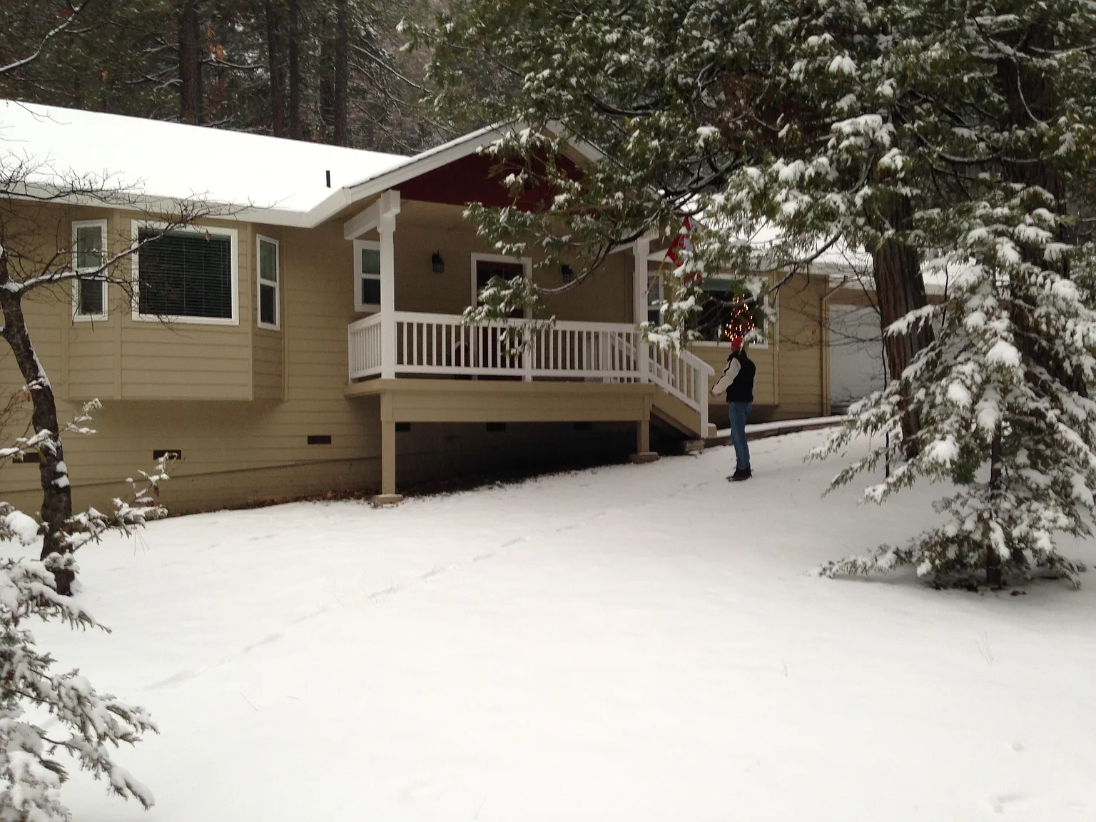 2418 Country Club Dr photo 1