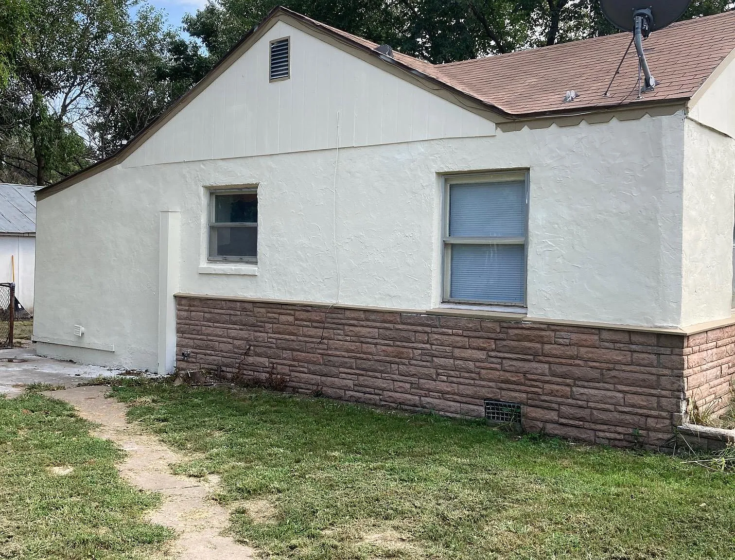 2 bed, 1150 sqft, $650 — Photo 2