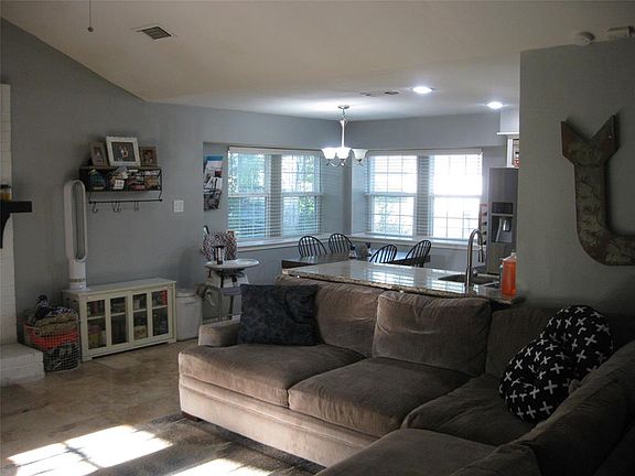 5th image of 2312 Anthony Ln