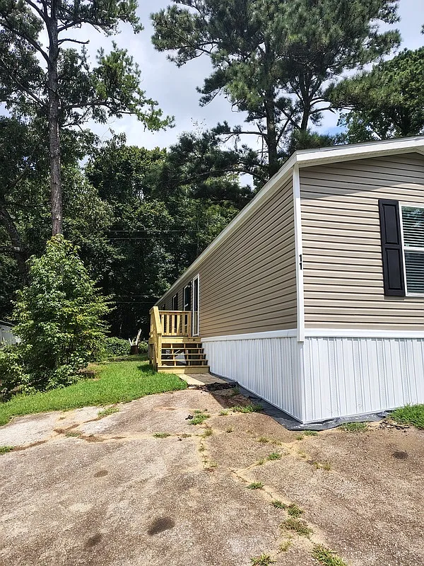 Building Photo - 11 Poole Cir
