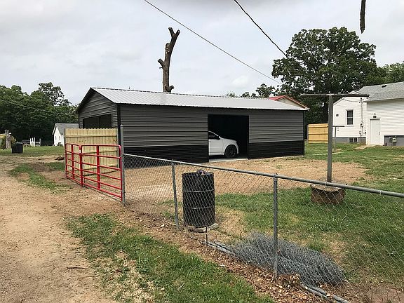 5th image of 103 N Country Lane Dr