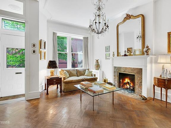 5th image of 247 Waverly Pl