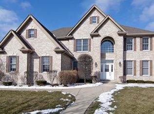 6711 Fieldstone Dr, Burr Ridge, IL 60527