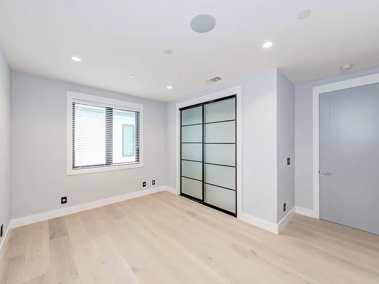 18538 Amie Ave — Photo 5