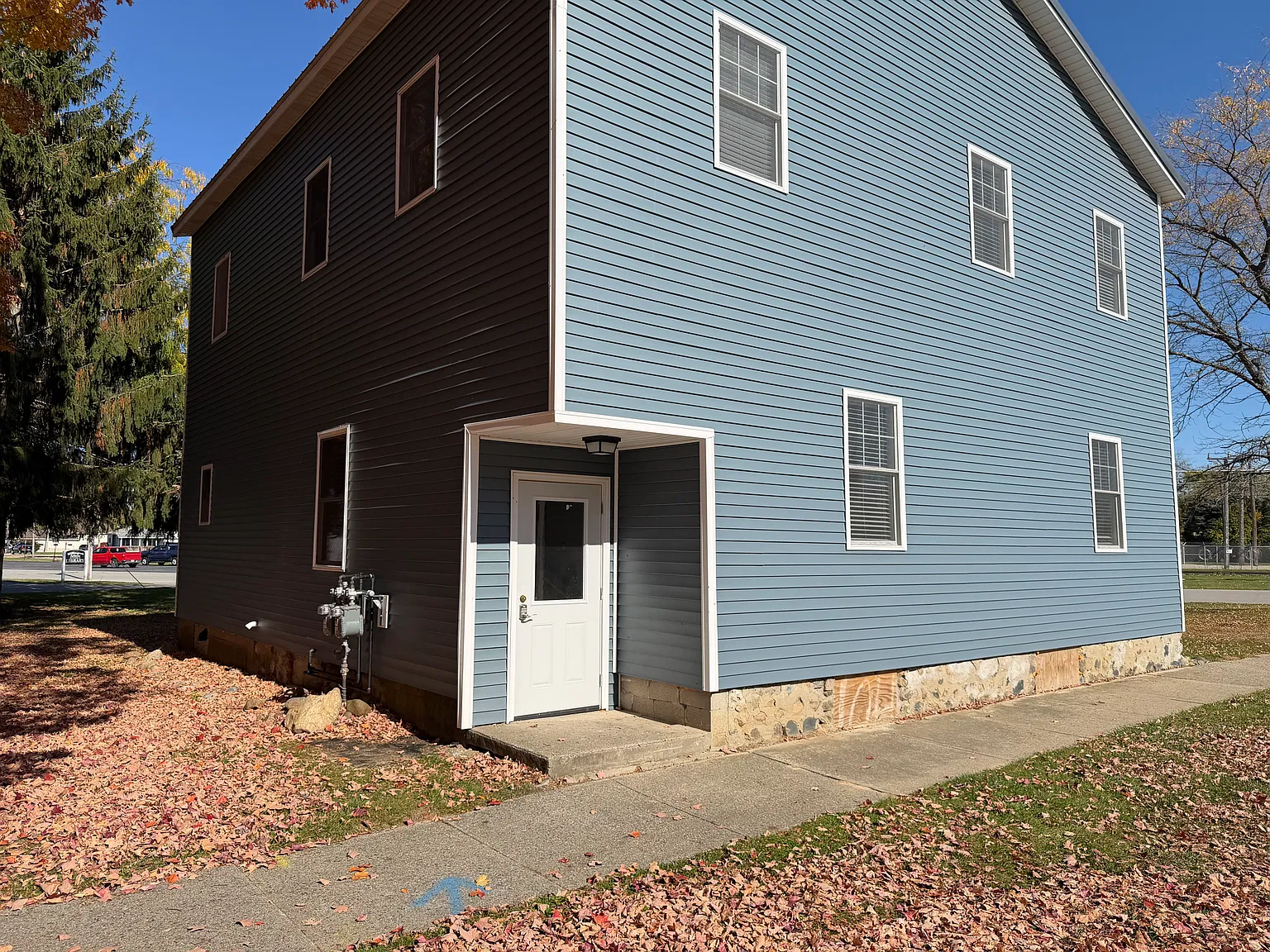3 bed, 1296 sqft, $1,250 — Photo 2