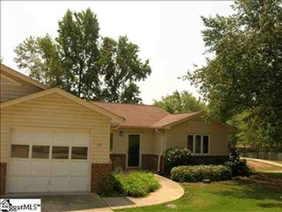 111 Lakeside Ct, Greenville, SC, 29615