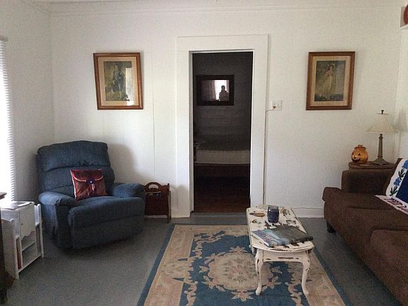 3rd image of 22120 East St