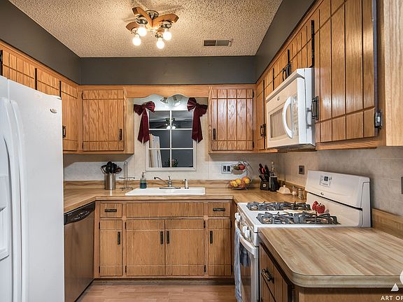 5th image of 10702 S Depot St #304B