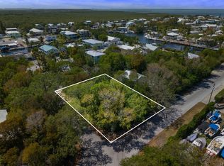 687 N Lake Dr, Key Largo, FL 33037