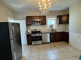 374 Hope St, Providence, RI