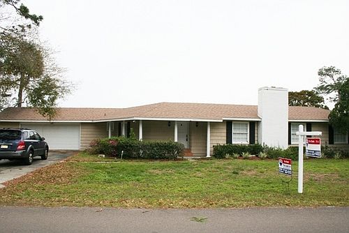 1st image of 107 W Crystal Dr