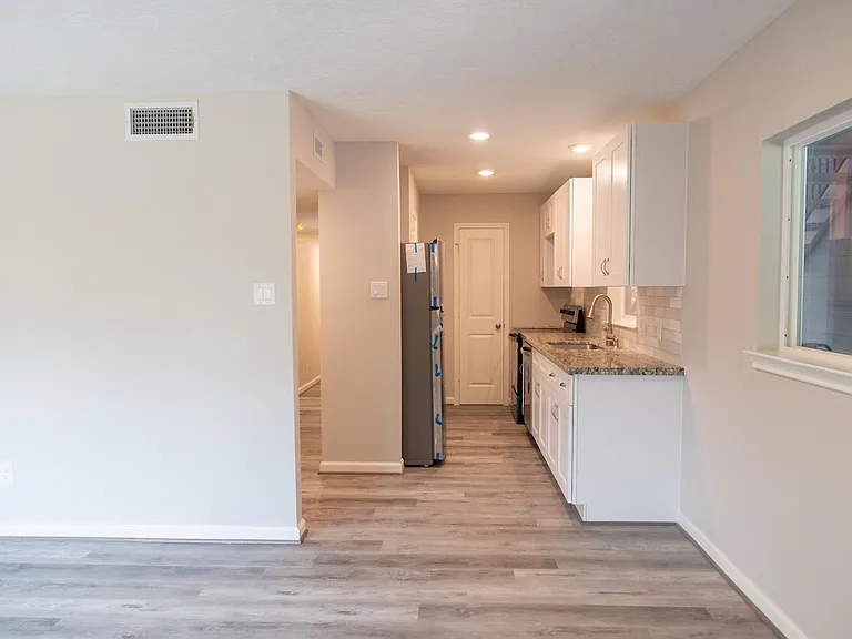 8902 Ilona Ln #7 — Photo 2