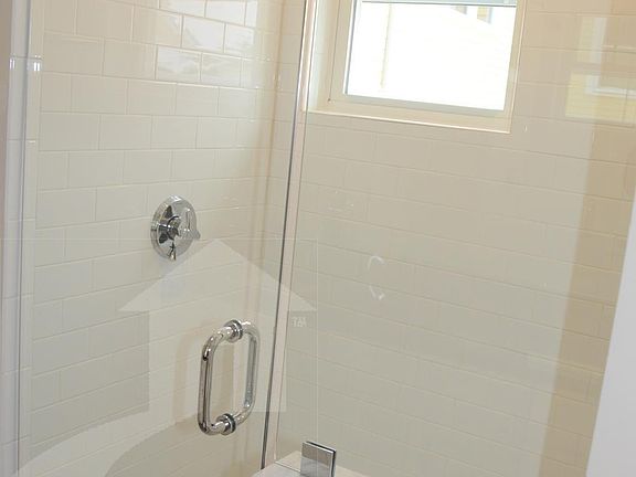 5th image of 26 Putnam St #4