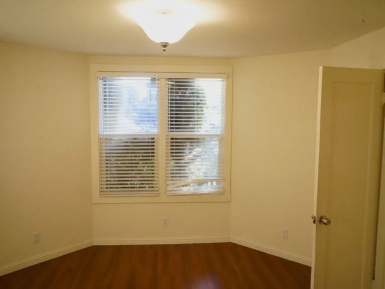 3231 Encinal Ave — Photo 4