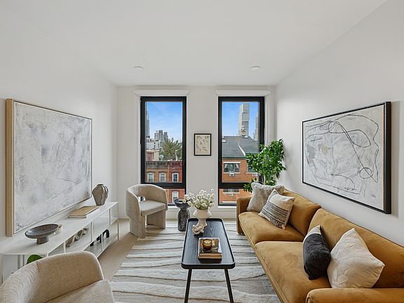 3rd image of 170 Freeman St #Penthouse 1