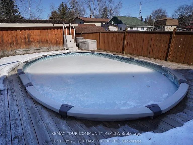 236 Simcoe Ave — Photo 43