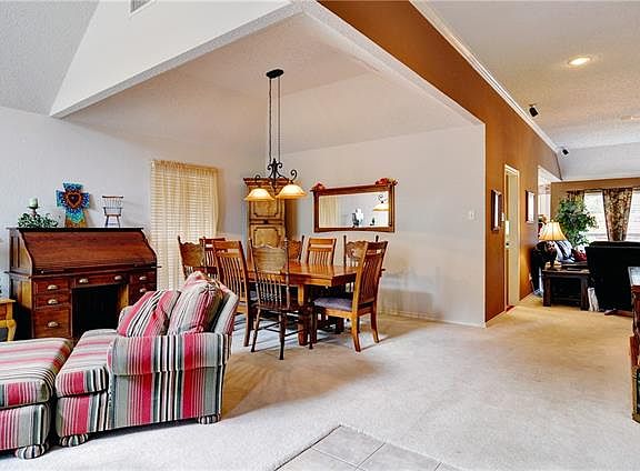 2nd image of 2111 Pinwood Cir
