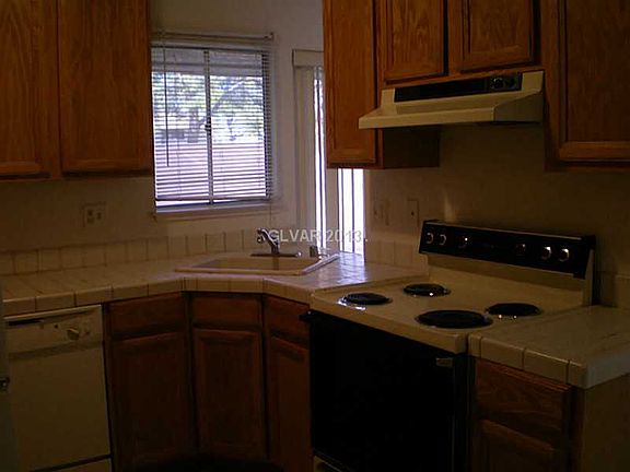 3rd image of 2494 Paradise Village Way